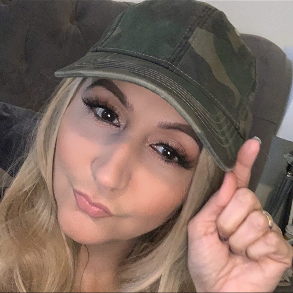 Meet your Posher, Sheelah